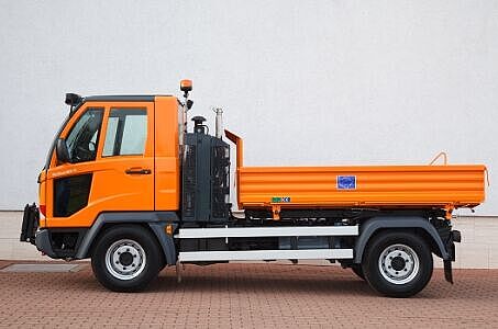 Kommunaler Geräteträger als modular erweiterbares Multifunktionsfahrzeug.